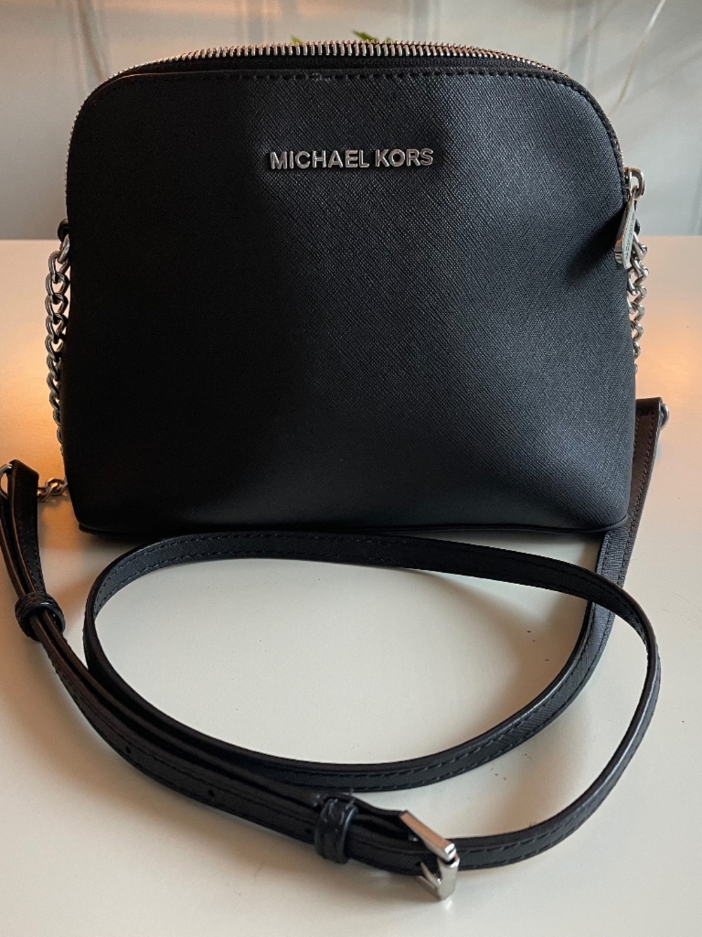 Michael Kors Jet Set Travel Medium Dome Crossbody